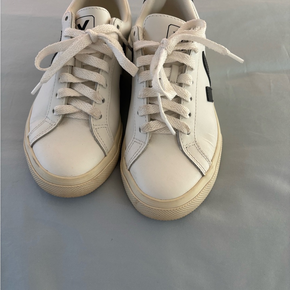 Veja shoes - Picture 2 of 5
